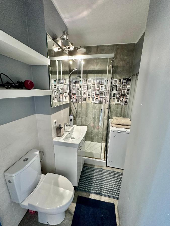 Gold 2 King Size Bed, Metro X2 Free Wifi, 50'Tv Netflix, Hbo, Appletv+ Lägenhet Warszawa Exteriör bild